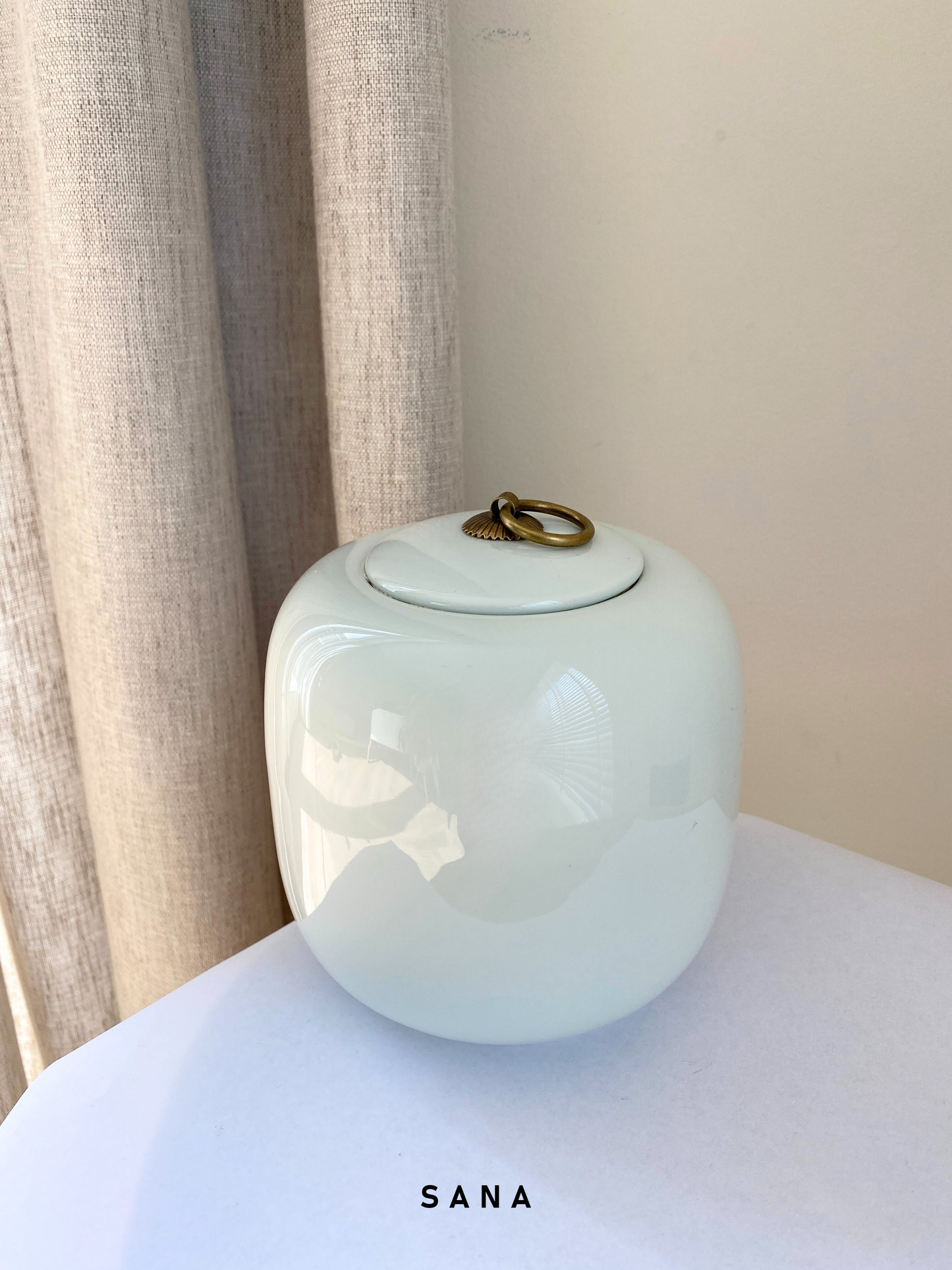 Lotus urn - 1L
