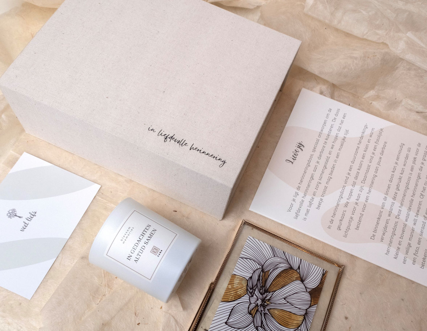 giftbox persoonlijk uniek troost cadeau linnen herinneringsdoos geurkaars geschenk overlijden rouw fotolijstje