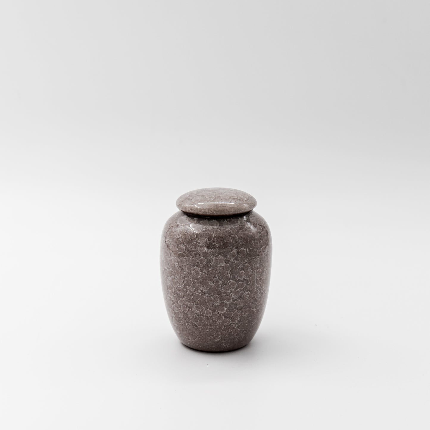 kleine mini beige zand kleur urn keramiek voor mens en dier en familie