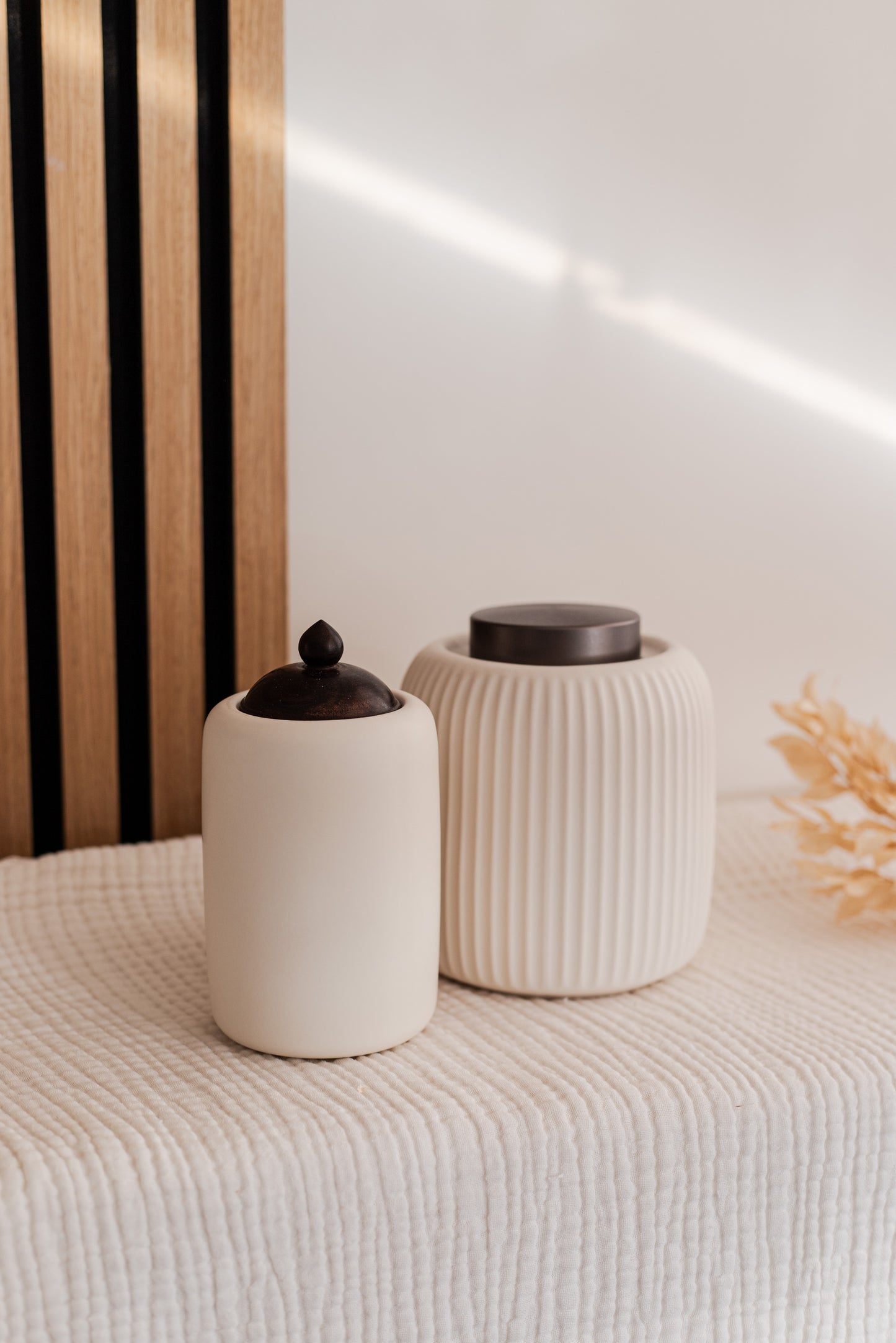 japandi witte kleur urn modern neutraal hout dieren urne menselijke as en familie urn