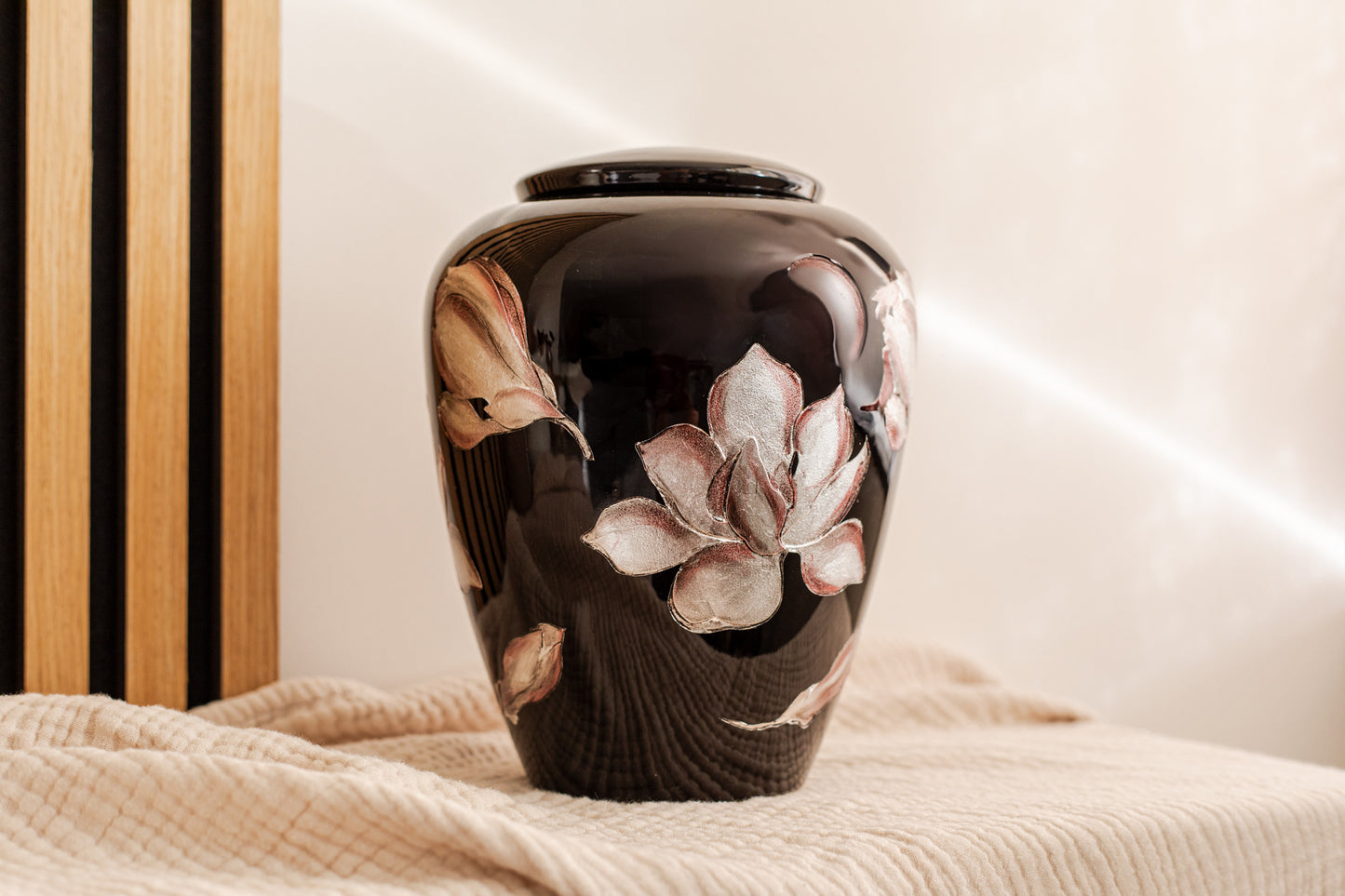 Zwarte Magnolia urn - 3.8L