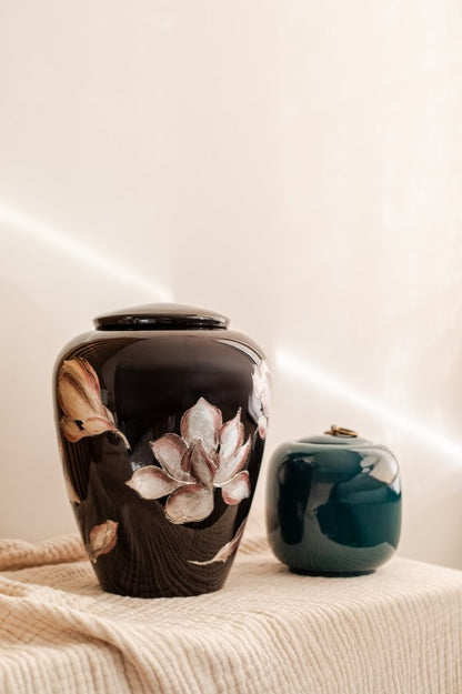 Zwarte Magnolia urn - 3.8L