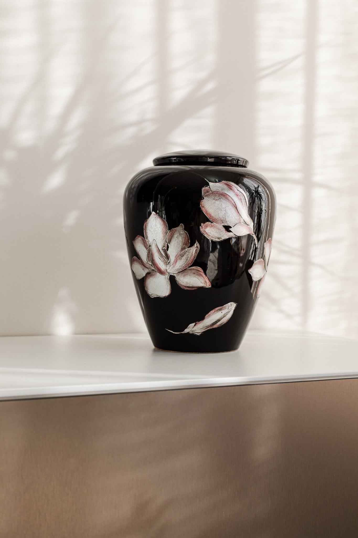 Zwarte Magnolia urn - 3.8L