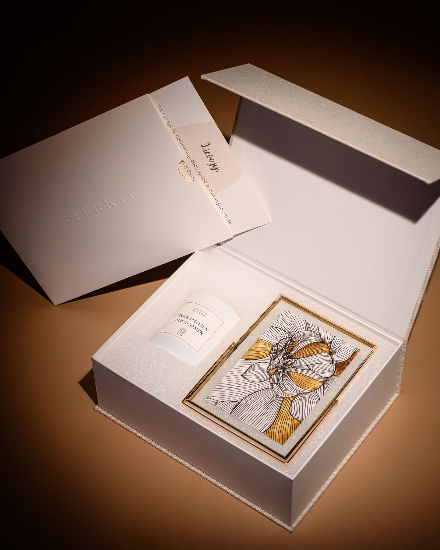 Linnen Herinneringsdoos – Een Verzorgd Troostcadeau