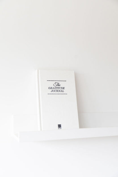 linnen beige gratitude journal dagboek dankbaarheidsdagboek reflectie brun-out five minute journal dankbaarheidsdagboek sanadesign 5 minute Journal selfcare mindset Invulboek troostcadeau cadeau voor vrouw man verjaardag cadeau  Valentijns cadeau SANA