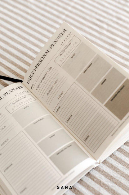 binnenkant planner agenda daily personal planner linnen beige gratitude journal dagboek dankbaarheidsdagboek reflectie brun-out five minute journal dankbaarheidsdagboek sanadesign 5 minute Journal selfcare mindset Invulboek troostcadeau cadeau voor vrouw man verjaardag cadeau Valentijns cadeau notes to do focus affirmatie