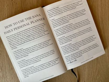 planner agenda daily personal planner linnen zwart gratitude journal dagboek dankbaarheidsdagboek reflectie brun-out five minute journal dankbaarheidsdagboek sanadesign 5 minute Journal selfcare mindset Invulboek troostcadeau cadeau voor vrouw man verjaardag cadeau  Valentijns cadeau binnenkant notes to do focus affirmatie