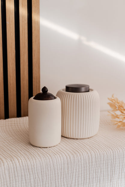 japandi witte kleur urn  modern neutraal hout dieren urne menselijke as en familie urn
